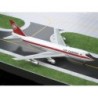 Model Boeing 747-100 Air Canada, skala 1/400, Gemini Jets. Biały kadłub z czerwonym paskiem i logo linii lotniczych.