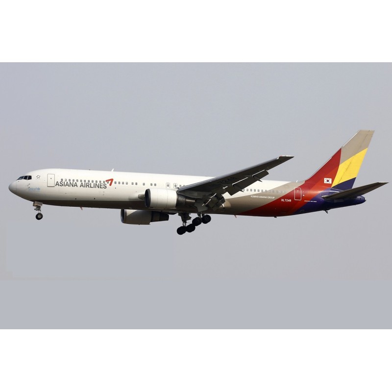 Model redukcyjny Boeing 767-38E, skala 1:400, Asiana Airlines, kolorowe malowanie.