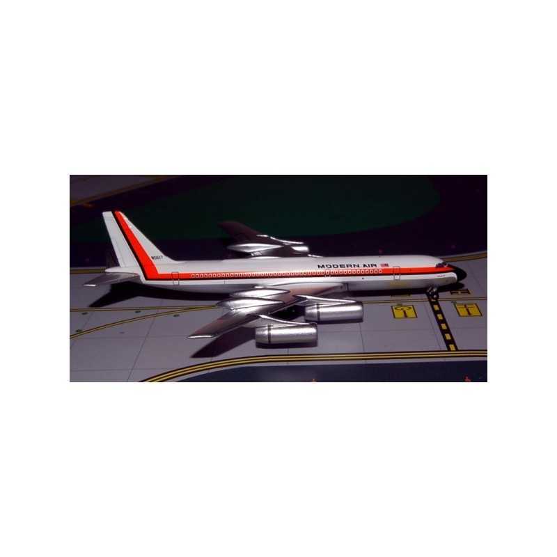 Model Convair CV-990, skala 1:500, malowanie Modern Air.