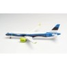 Model samolotu airBaltic Airbus A220-300 "Estonia" HERPA, skala 1:200, biało-niebieski z żółtymi akcentami.