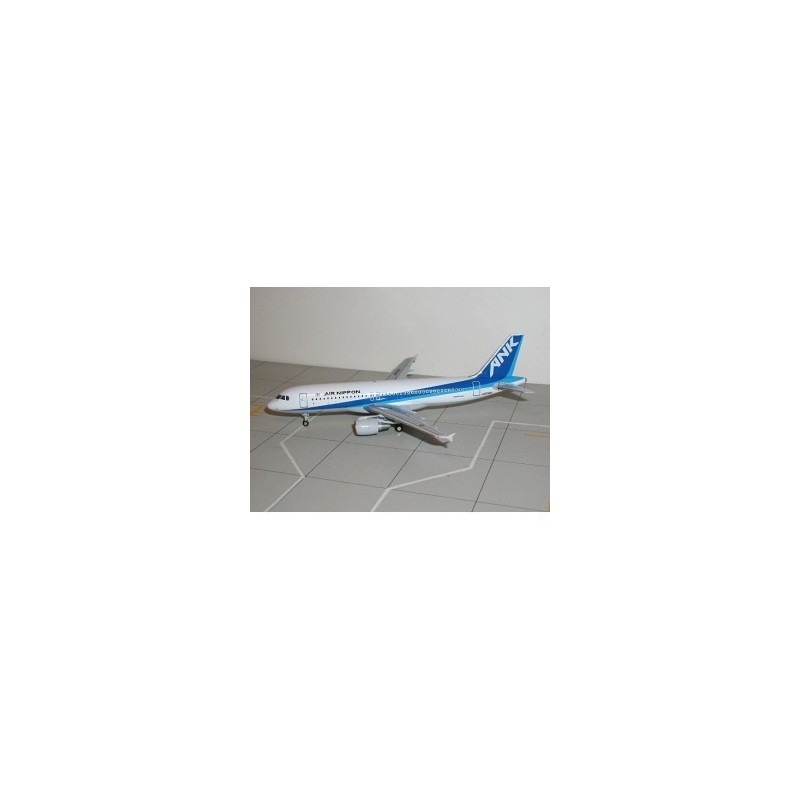 Model Airbus A320 Air Nippon, 1/200, biało-niebieski, logo ANK.