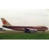 Model samolotu B747-200 Continental, skala 1:200. Czerwono-biały kadłub z logo linii lotniczej.