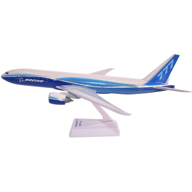 Model redukcyjny Boeing 777-200LR, skala 1:200, GeminiJets. Biały i niebieski kadłub, logo Boeing.