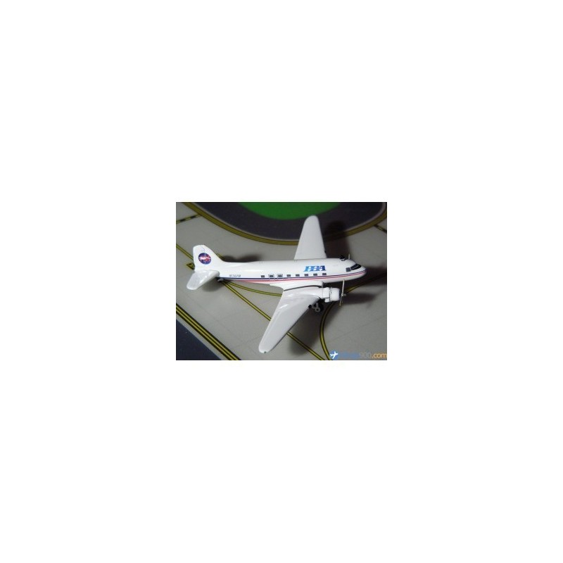 Model samolotu Douglas DC-3 PBA, skala 1:250. Biały kadłub, czerwono-błękitne malowanie, detale PBA.