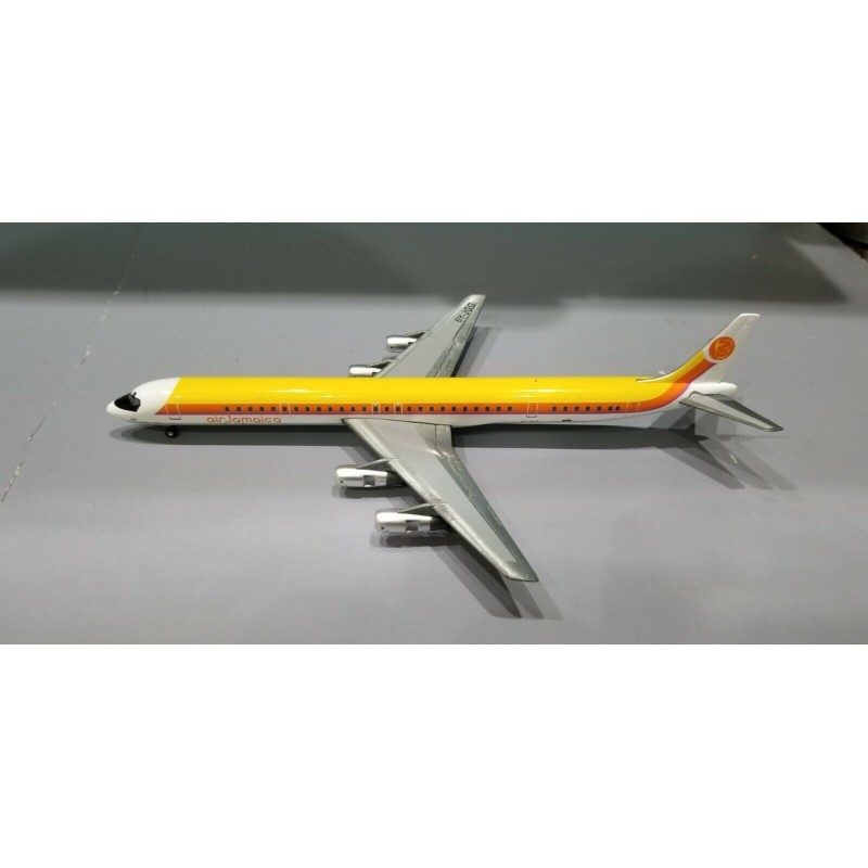Model redukcyjny Douglas DC-8-61, skala 1:250, GeminiJets. Malowanie Air Jamaica, nr rej. 6Y-JGG.