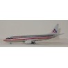 Model Gemini Boeing 737-800, skala 1:200, American Airlines, czerwono-szary kadłub, logo AA.