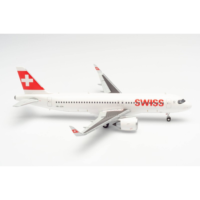 Model samolotu Airbus A320 neo, skala 1:200, Herpa. Malowanie Swiss International Air Lines, HB-JDA "Engelberg".