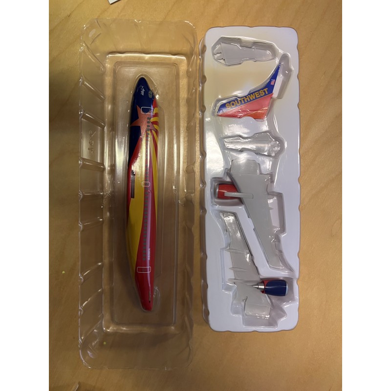 Model redukcyjny Boeing 737-300, skala 1:200, Hogan. Malowanie Southwest Airlines.