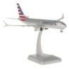 Model samolotu Boeing 737-800 American Airlines, skala 1:400, producent Hogan. Biały kadłub, czerwono-biało-niebieski ogon.