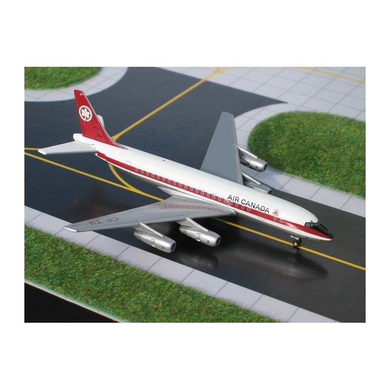 Model samolotu DC-8-53, skala 1:400, GeminiJets. Malowanie Air Canada, czerwono-białe detale.
