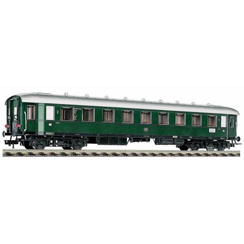 Model redukcyjny wagonu pasażerskiego B4üwe kolei DB, skala H0 1/87, Fleischmann. Zielony z białym dachem.