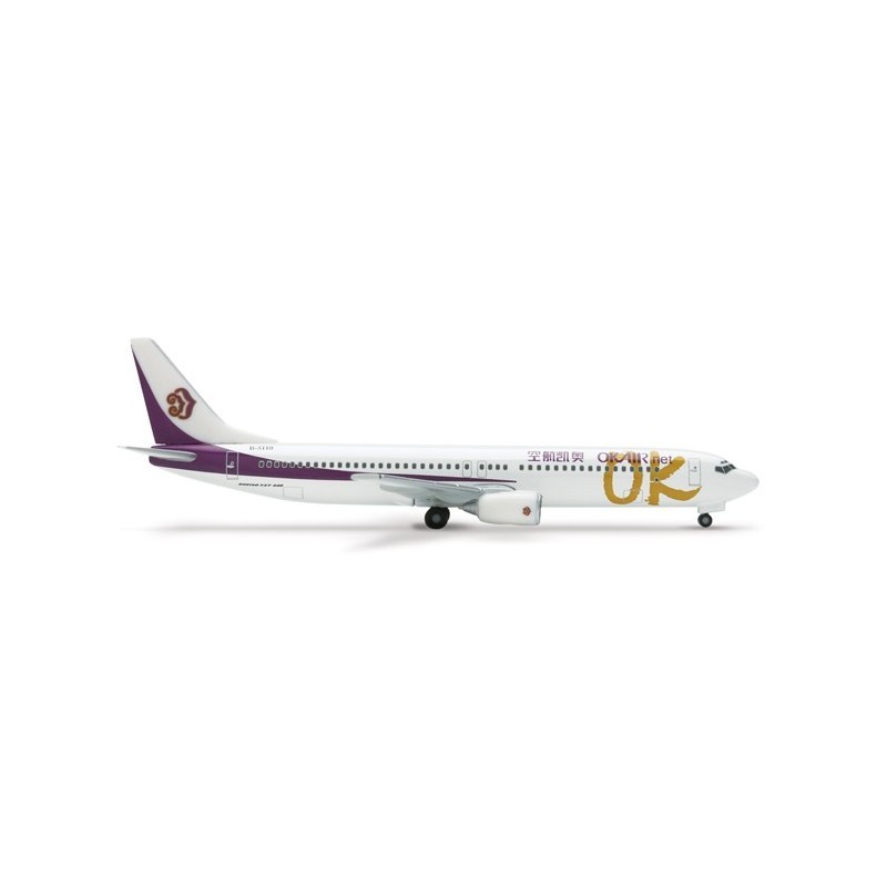 Model redukcyjny Boeing 737-900, skala 1:500, Herpa. Malowanie Okay Airways, detale w kolorach fioletu i złota.