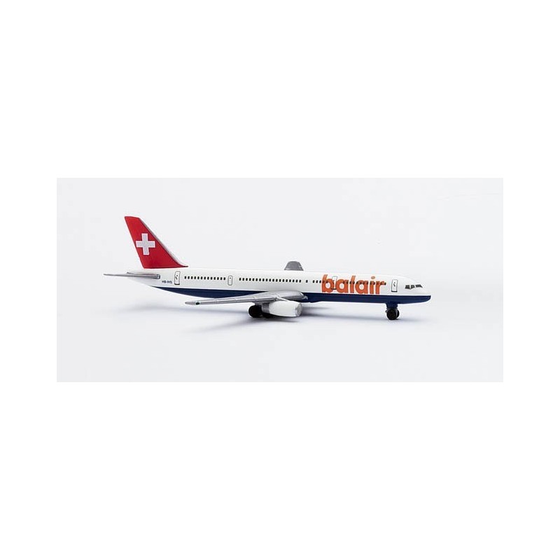 Model redukcyjny Balair Boeing 757-200, skala 1:500, HERPA. Biały kadłub, czerwone logo, niebieski pasek.
